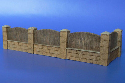 Fence with underpinning