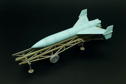 Feuerlilie F-55 Flakrakete w/dolly