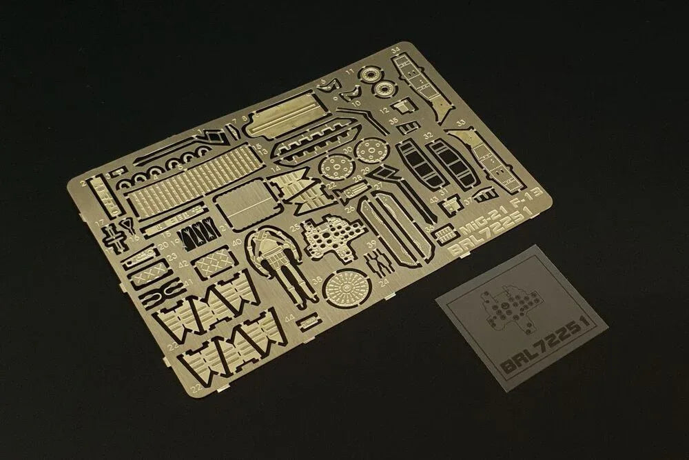 MiG 21 F-13 (Revell kit) - PremiumHobby