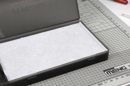 Moisture-Retaining Palette for Acrylic Paints