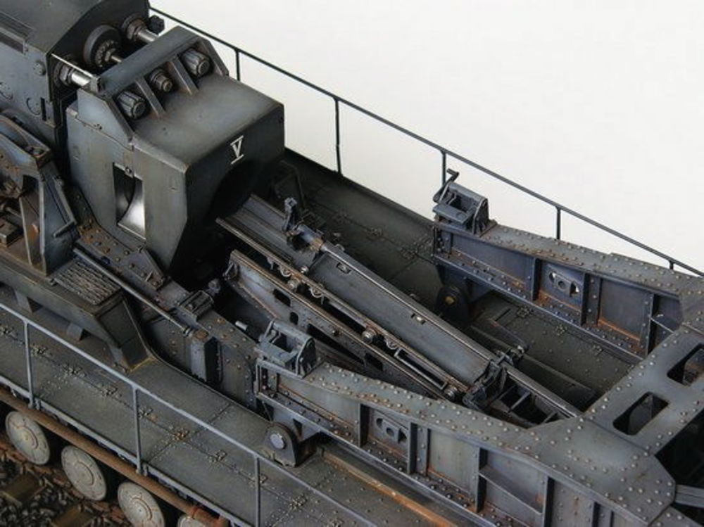 Mörser Karl Gerät 040/041 auf Eisenbahn-Transport-Trailer
