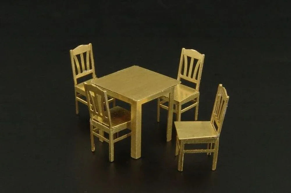 Table and chairs - PremiumHobby