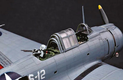 SBD-3 Dauntless Midway US Navy - PremiumHobby