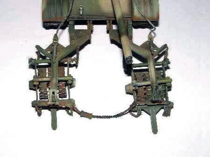 Finnischer Panzer T-55 mit Minenräumer