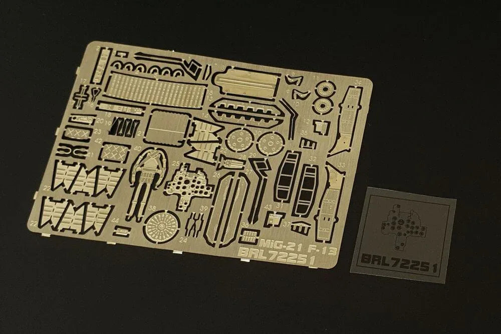 MiG 21 F-13 (Revell kit) - PremiumHobby