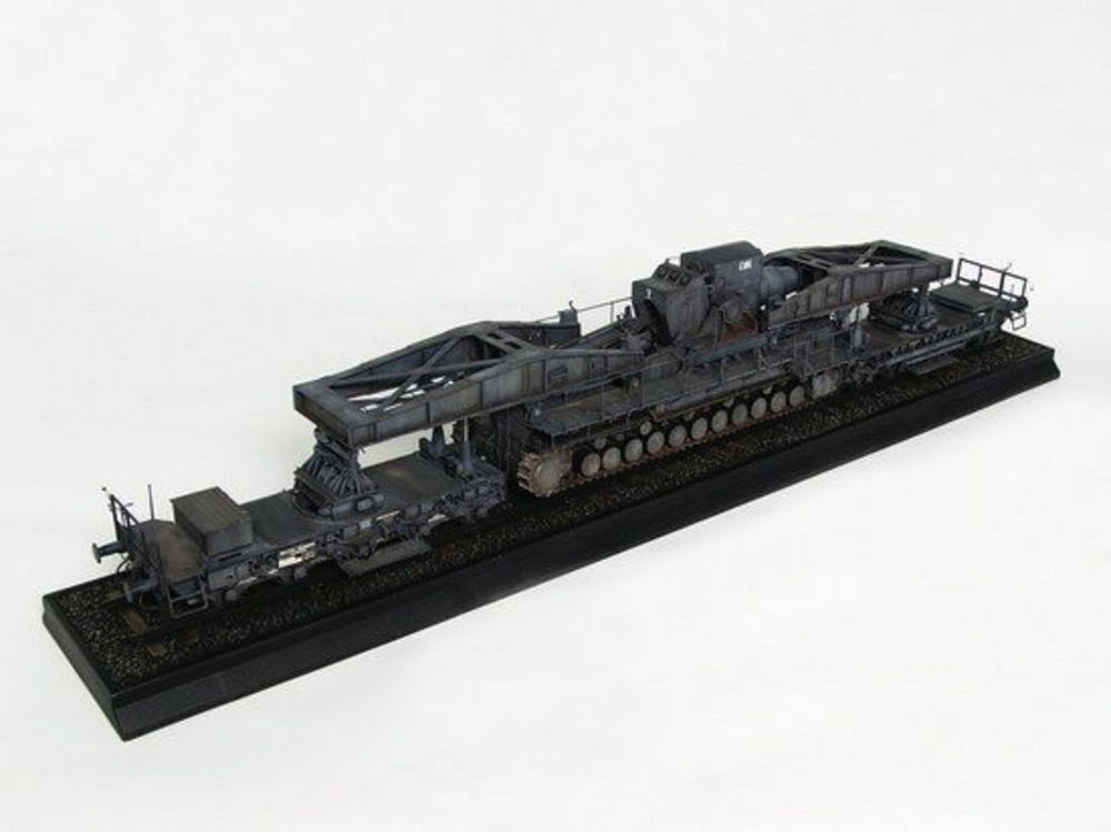 Mörser Karl Gerät 040/041 auf Eisenbahn-Transport-Trailer