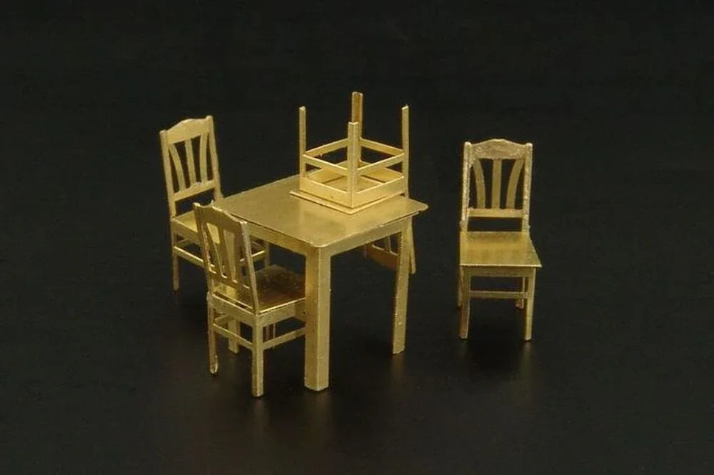 Table and chairs - PremiumHobby