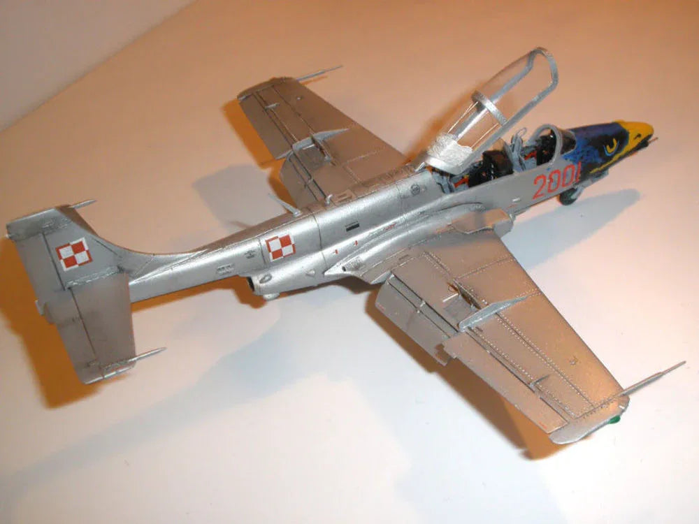 TS-11 White Eagle Iskra - PremiumHobby